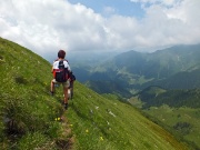 74 scendiamo dalla linea di cresta per traverso a dx